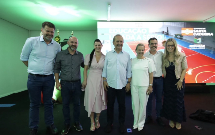 Prefeito e vereador de Tubarão garantem ginásio após articulação com o governador